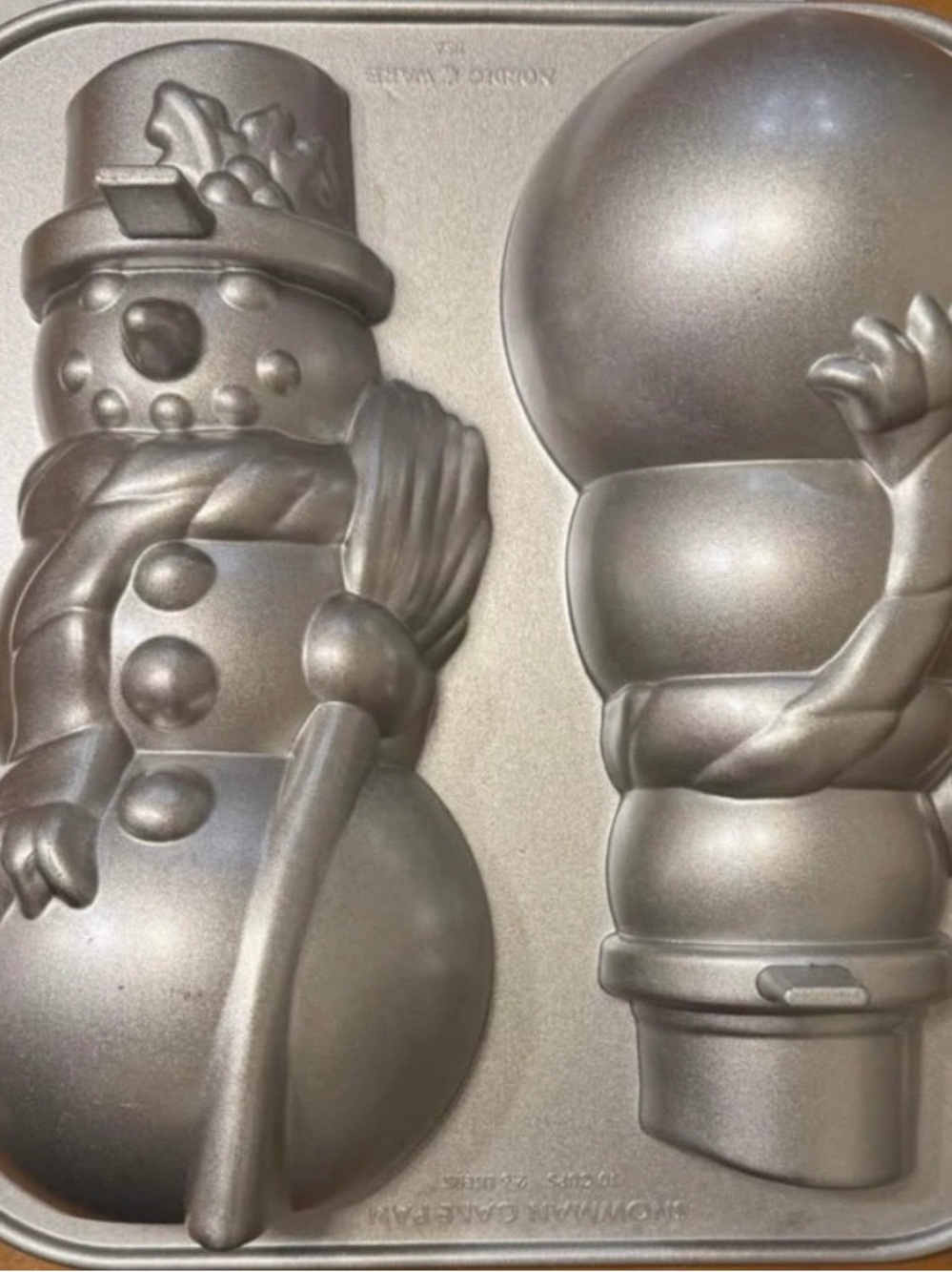 Nordic Ware Silver Snowman Holiday Cake Pan